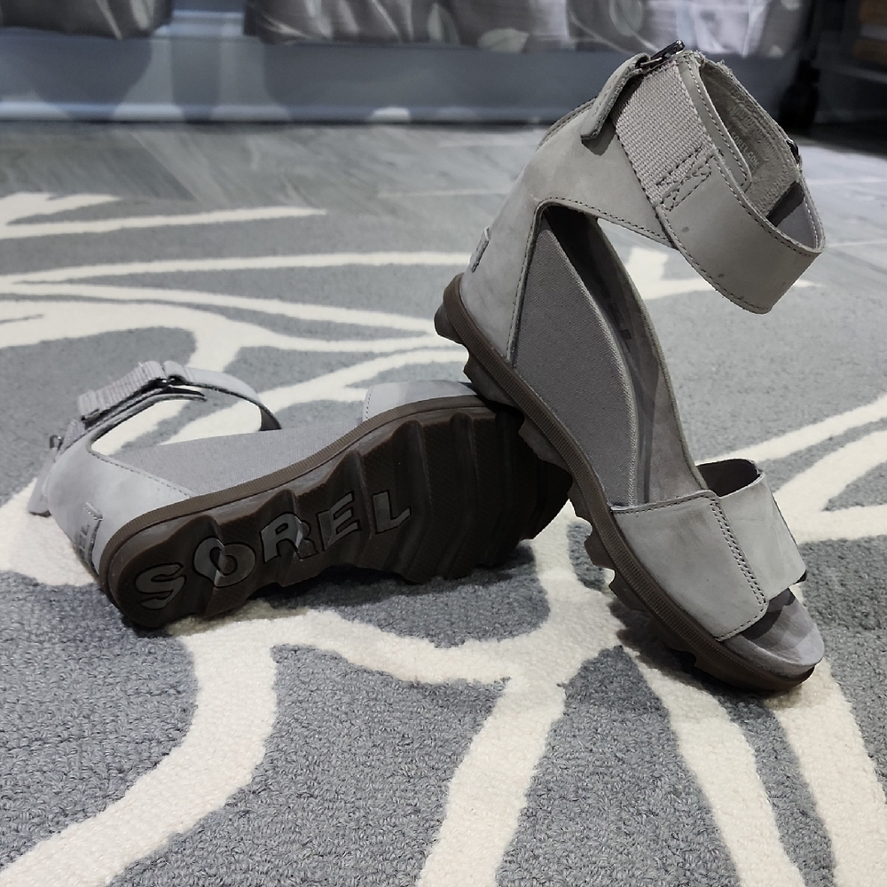 Sorel Women's Light Gray Sandals